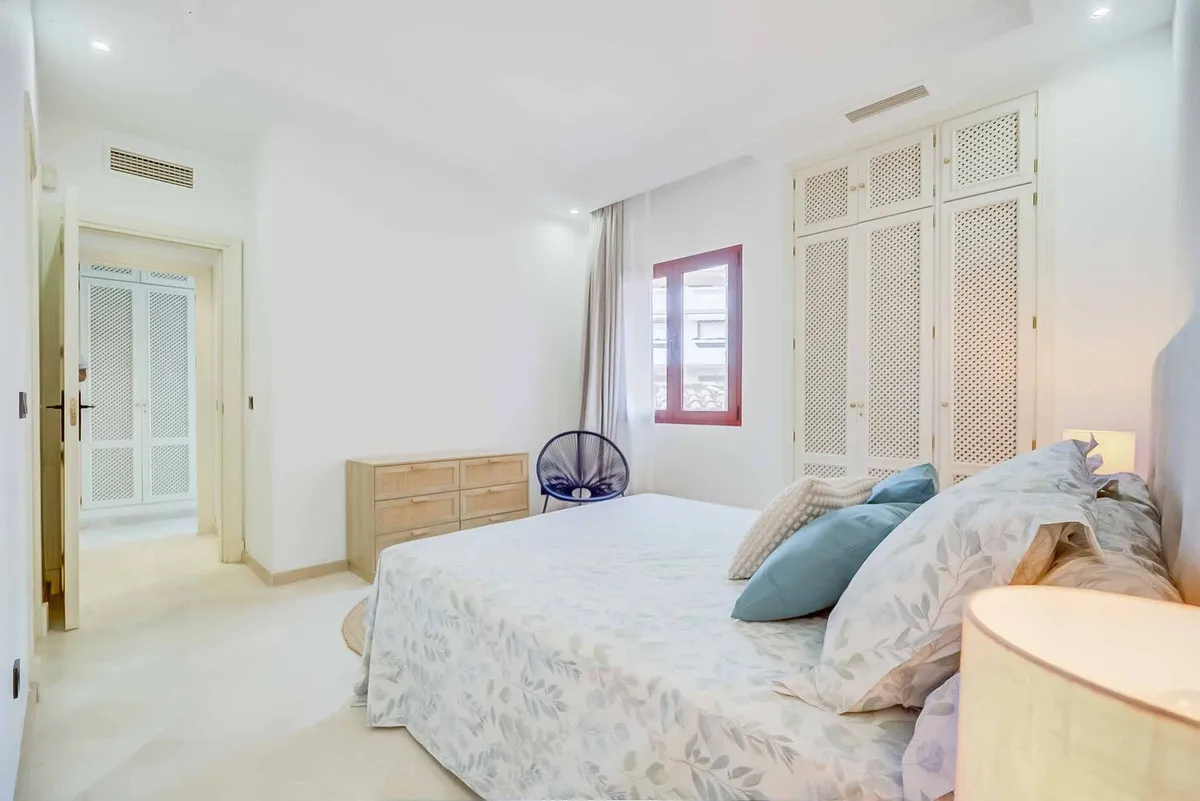 4d119246-f263-42ff-a735-6eef805c6801