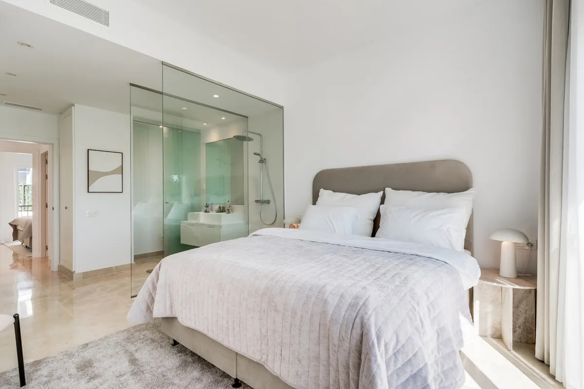 b9fc4fee-95f6-42e5-96fe-d5721bca3b63