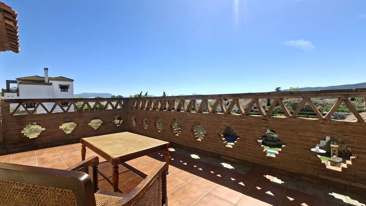 04abb90e-71a3-4e67-a08a-6a233fe6d873