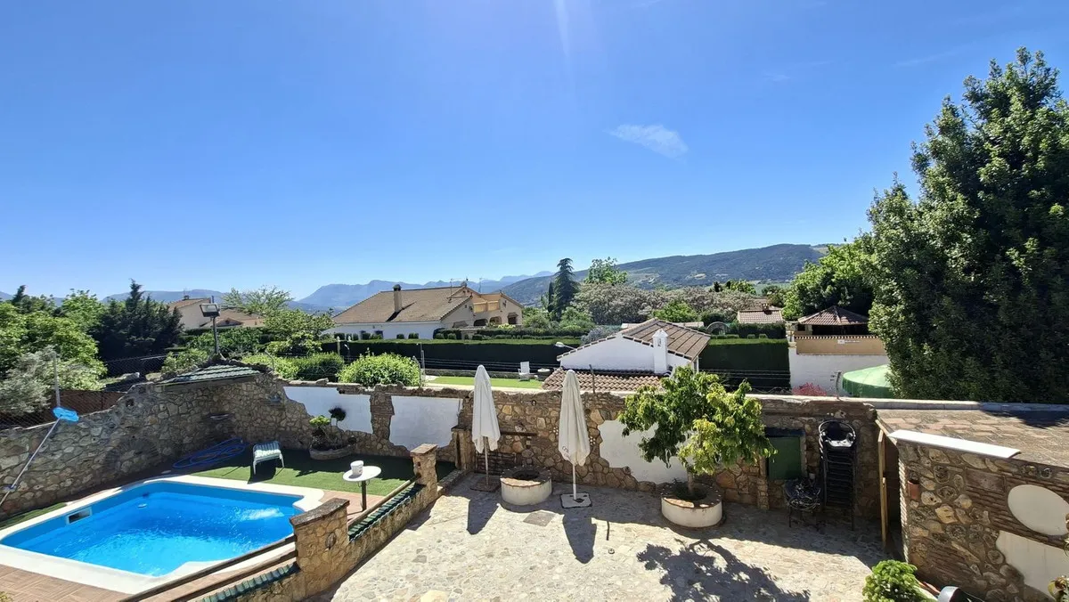 e38dd9cd-6739-46bf-82be-b7252a8e9def