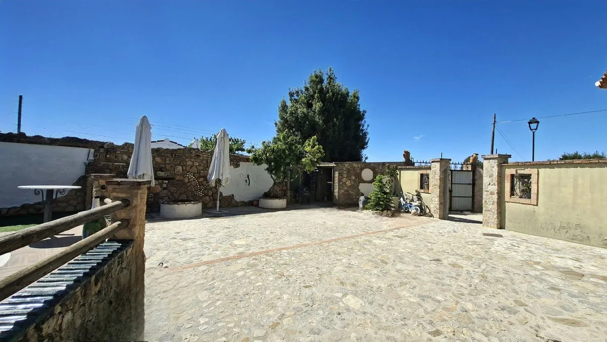 fc9404c6-7525-4c86-a990-21b9c3ed5be6