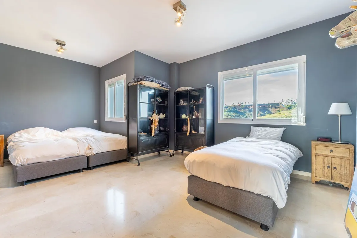 35daa0ce-624c-48e5-b8ec-e13b34ab644e