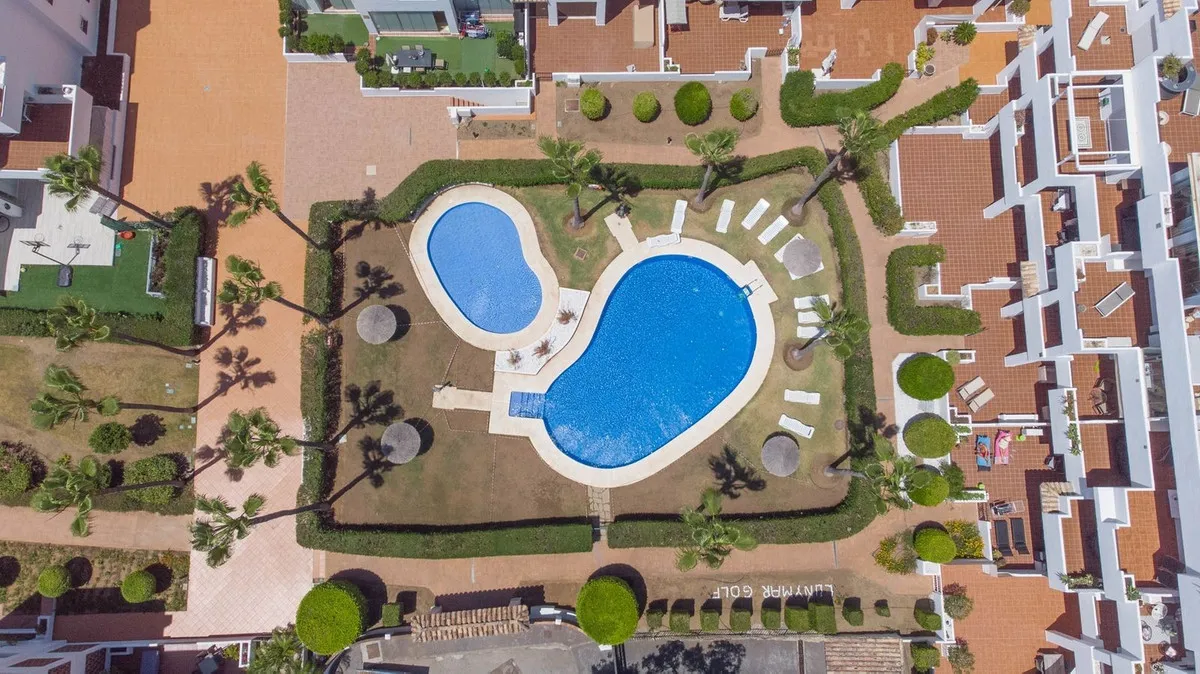 f402ffba-5efc-4dfa-902d-ea5548d1cf58