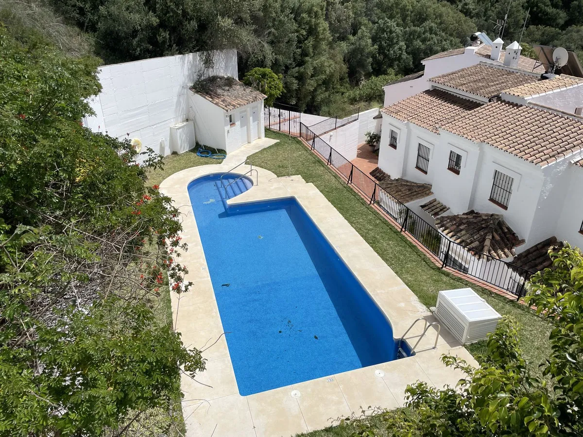 05e1aa8b-7927-4cb0-81ea-42b726a98d6d