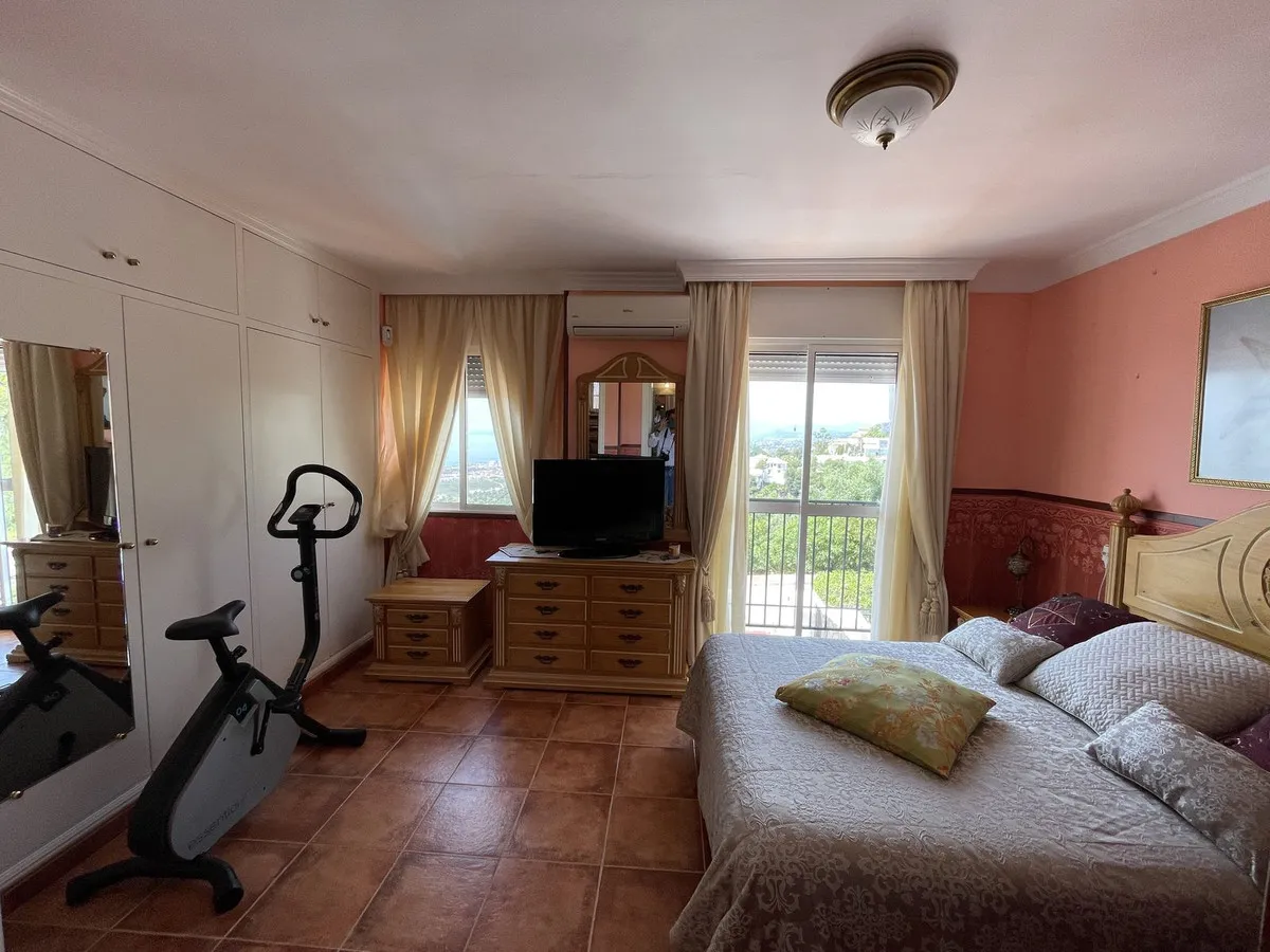 0f772e4b-94c4-4e79-9dc4-d724e9c8fed8