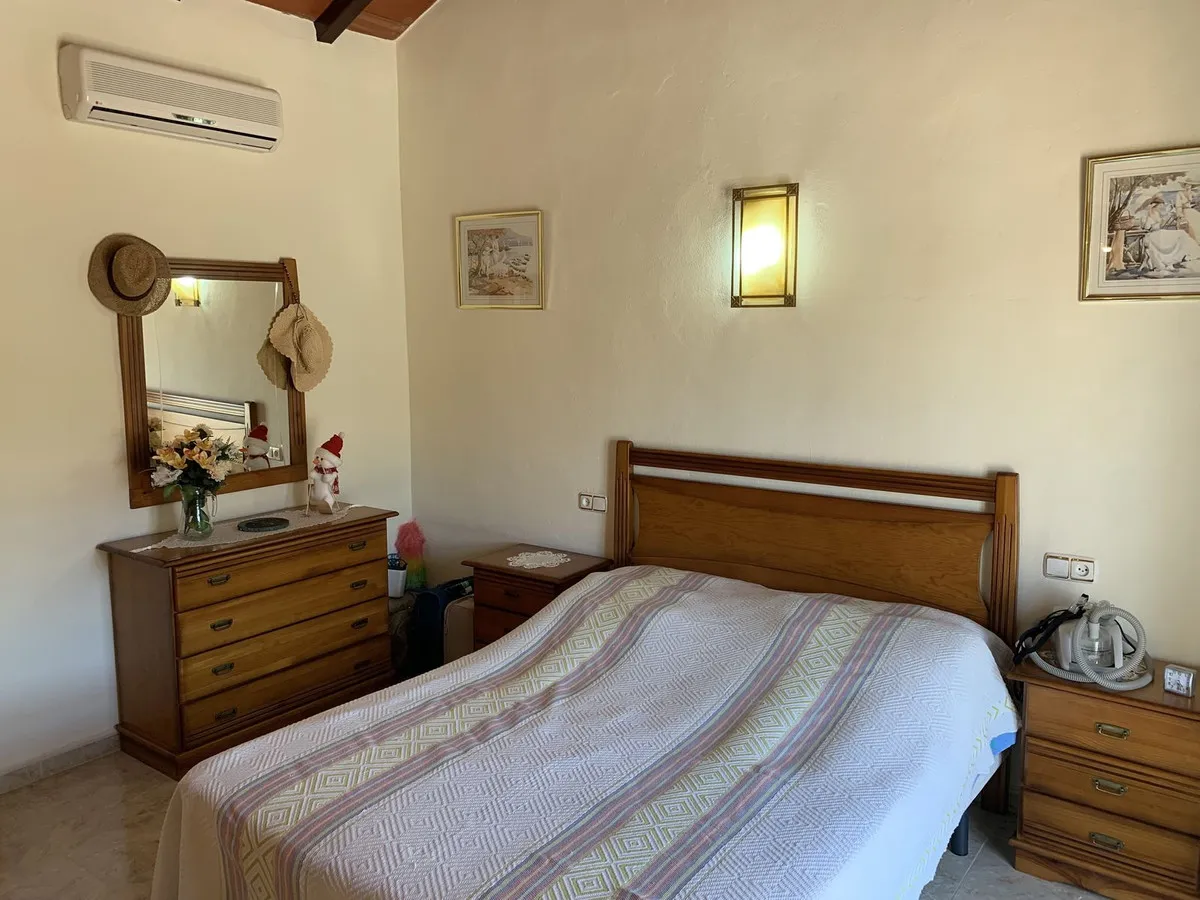 f6aac5b2-954a-4b15-aeec-403b2d1c949f