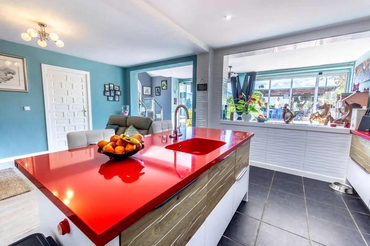 04f9db6f-6af3-4a08-ad16-71d010318a57