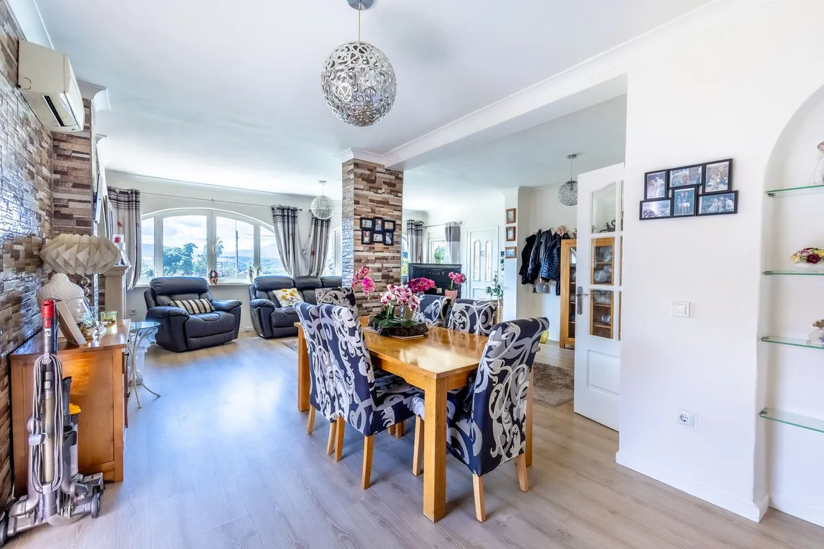 33bdc952-137c-4b74-a4f5-1737aadab4a0