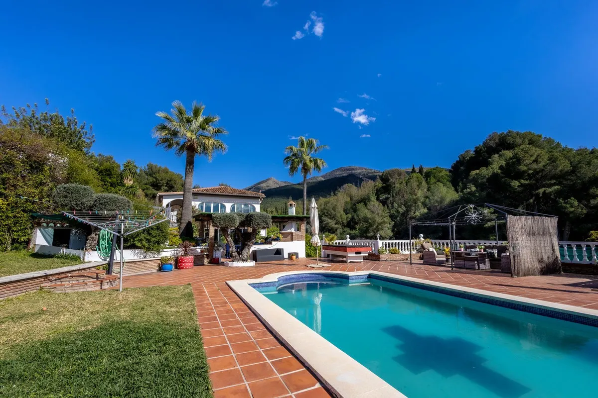 4c219d43-4f6c-402c-8e15-4bea611a2e95