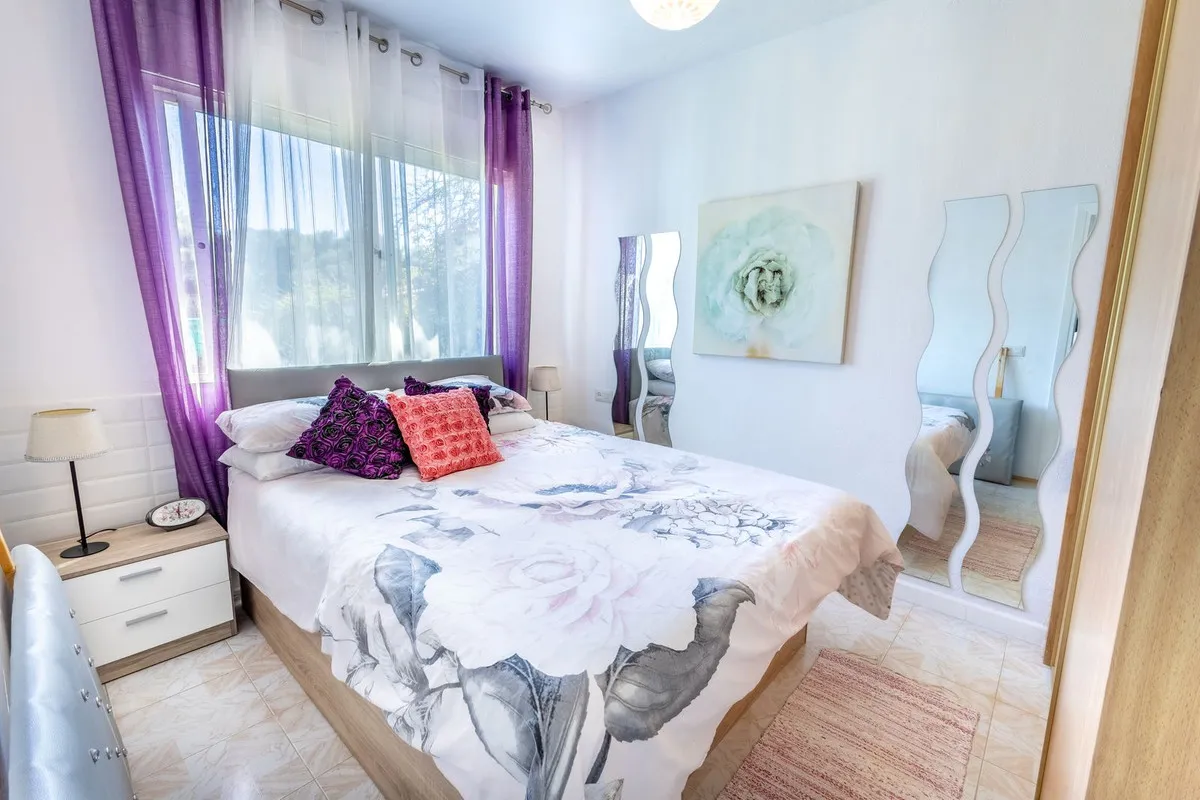 6b2bea40-d539-4351-95d7-4f7f09bb4d6d