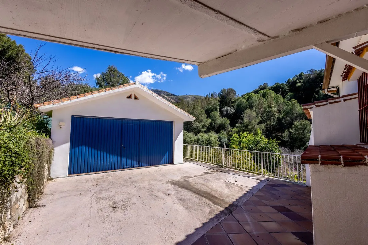 d6f8fc08-421b-415f-9de6-bf305a51d136