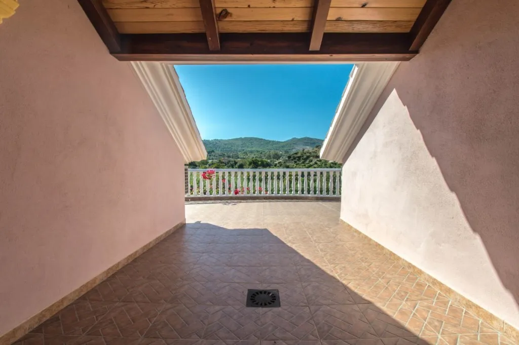 1d8b7ee4-4b41-4470-ad0e-8cc0654c3493