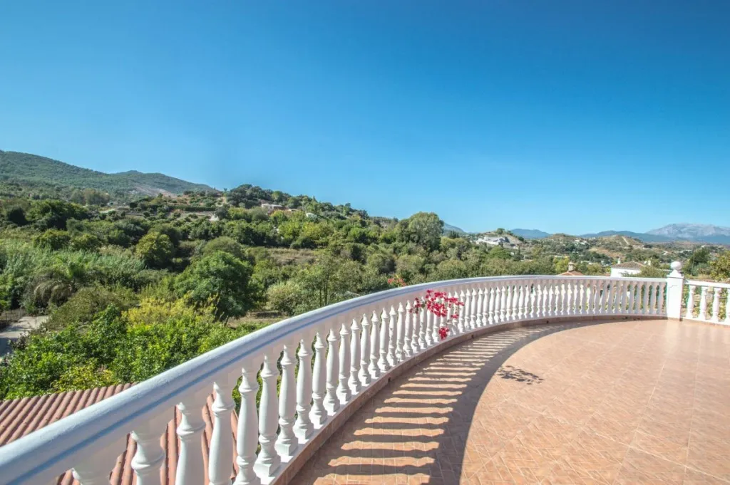 f2a50b85-c7e7-40d6-bbd9-901e9b691b76