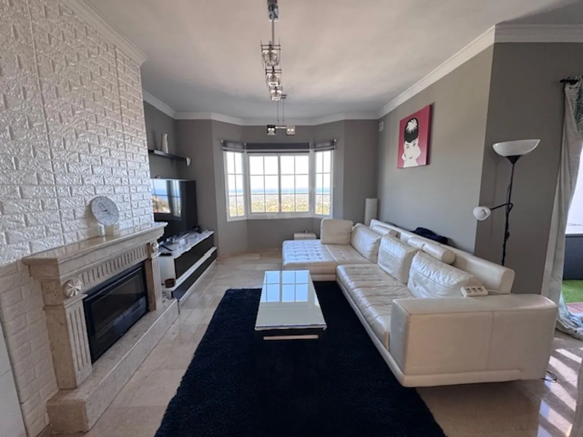 1a61c7f5-7331-45e6-bf05-c9e299a65d40