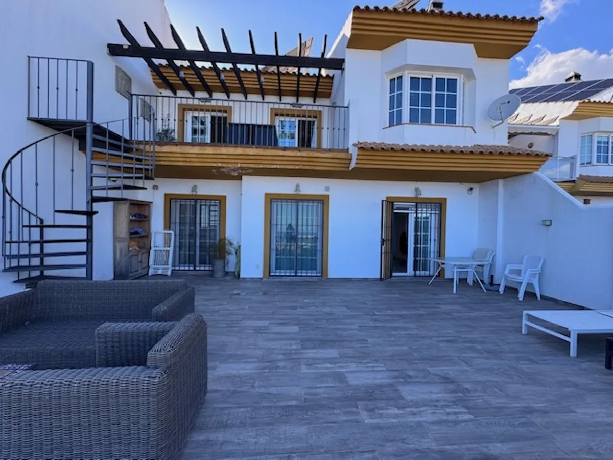 37442200-d533-4272-a666-caa55e9f4e38