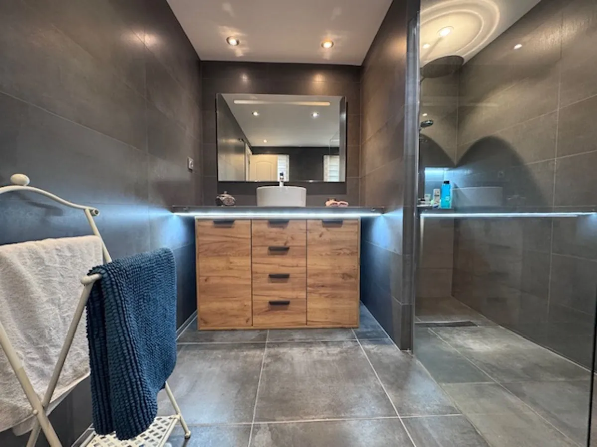 99cfbe24-0072-41d6-b149-6029f26dfac7