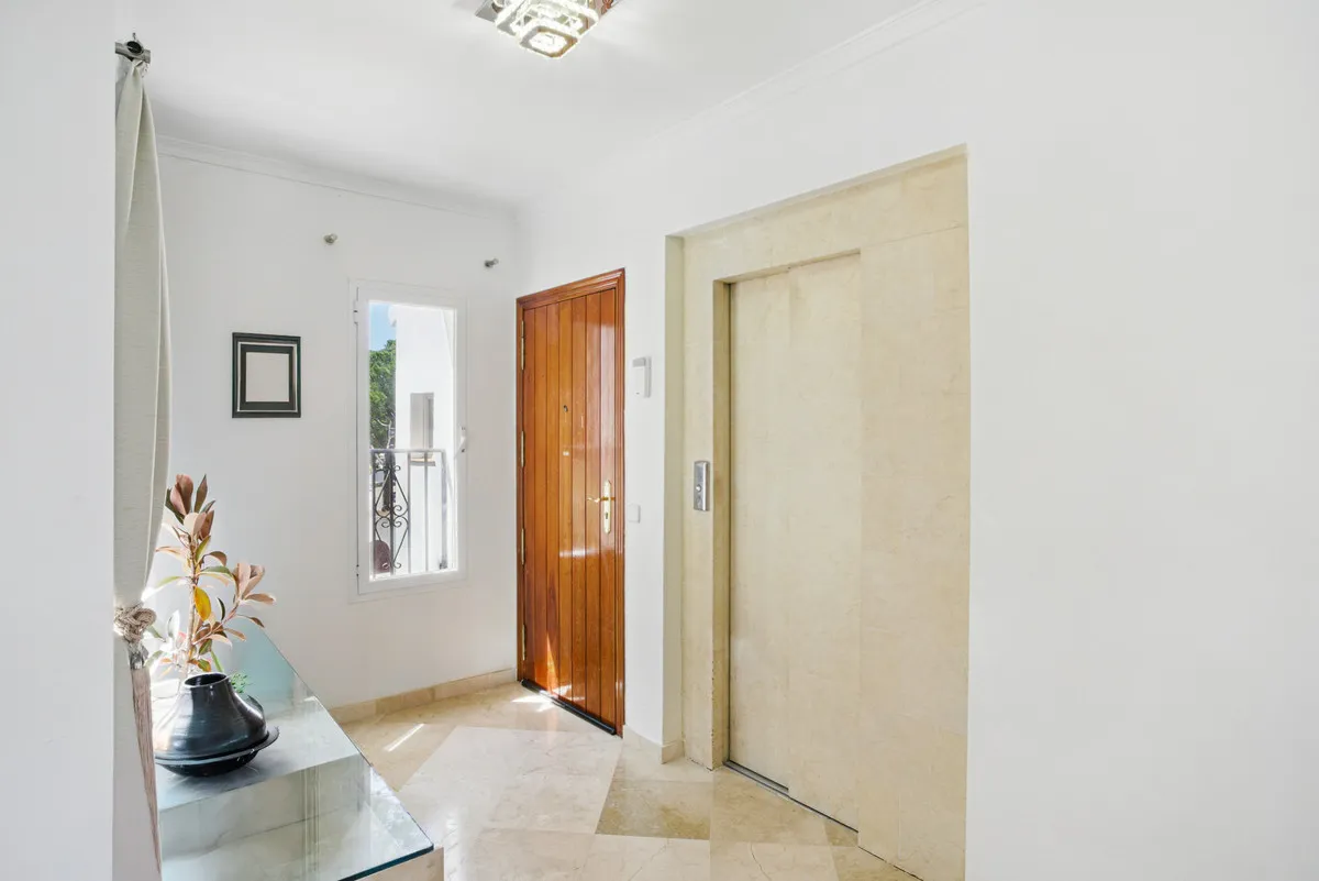 2a381dee-c893-405c-bbbb-ebaf70d97c7b