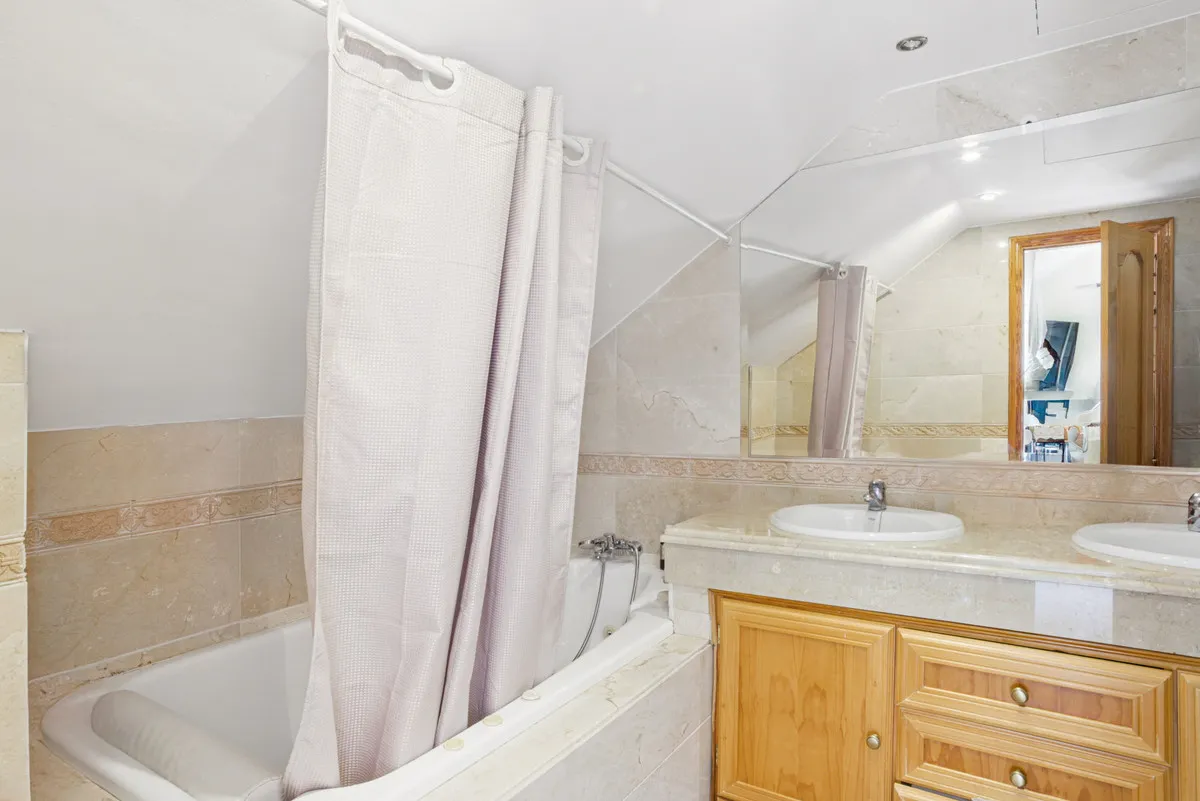 a9cb8aac-1cc1-4f28-88e2-7841145a43f3