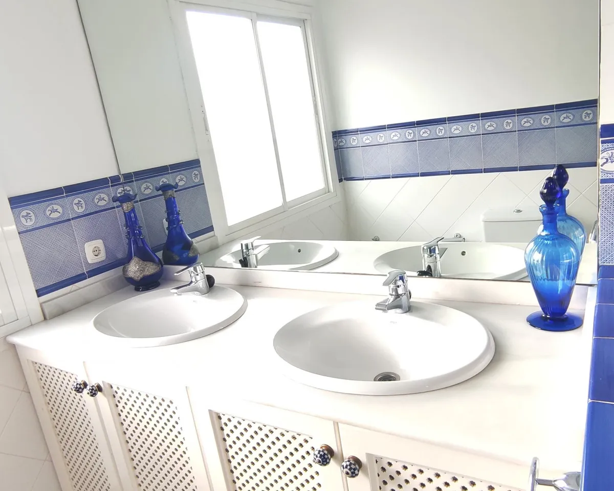 2e90175a-1c5a-4802-8599-3d093b5b6f18