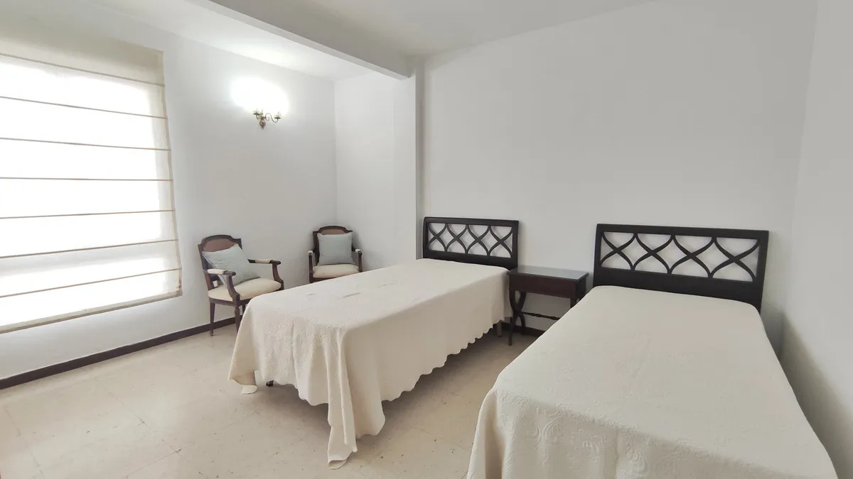 d8e81e63-7c10-4763-9d9a-5f08b4c543ec