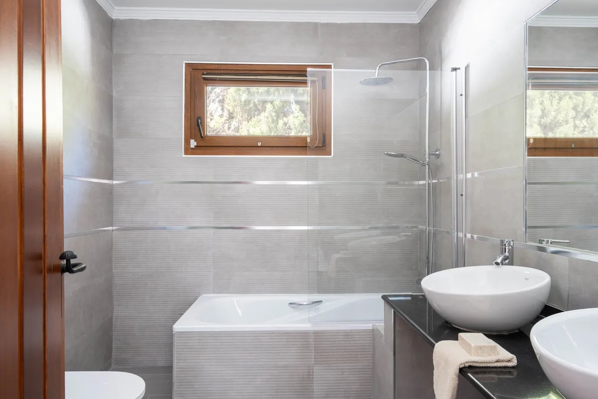 1640fe8f-13e6-45e8-8cab-693d28ed98e8