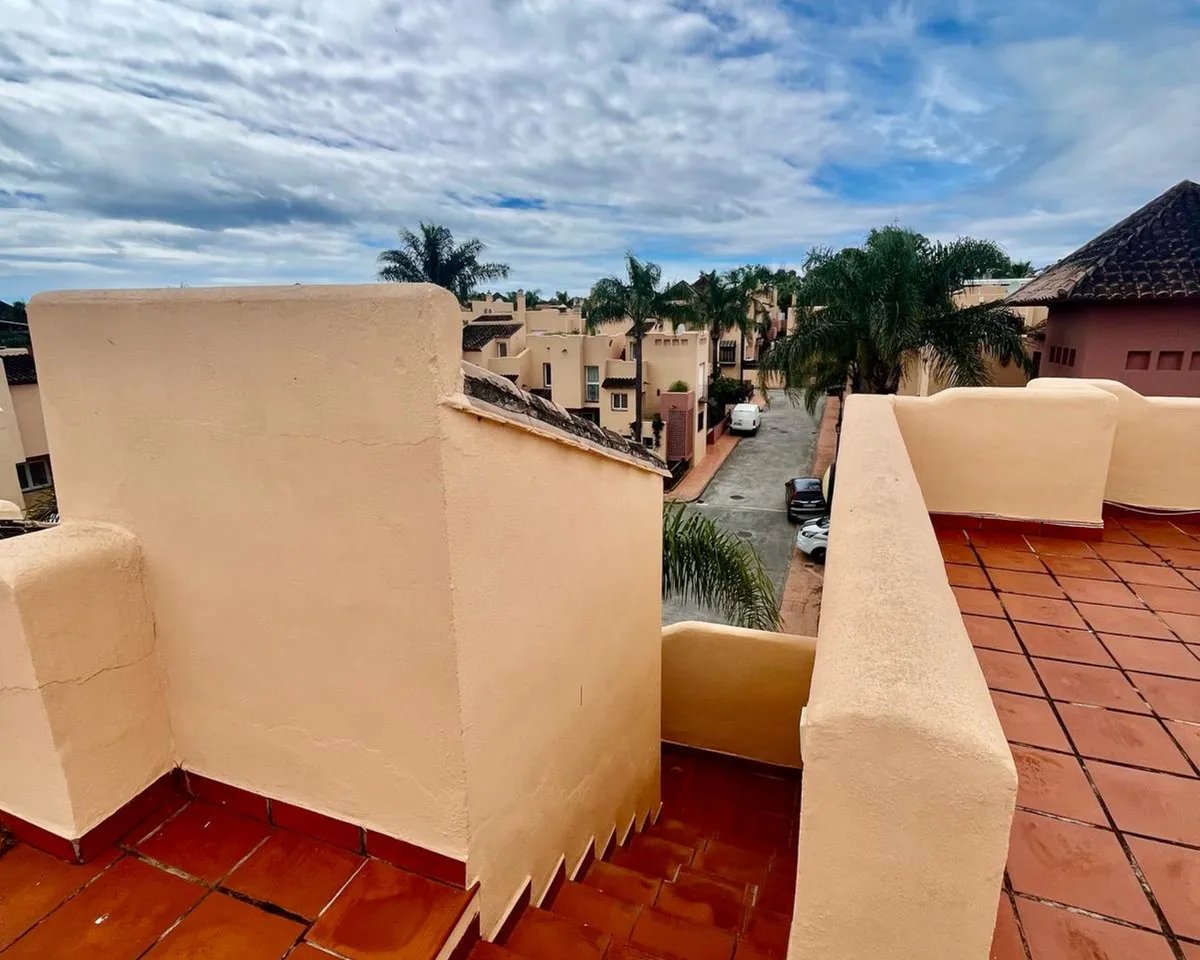 a9d69757-74d3-4052-bc27-b3c05286b2d5