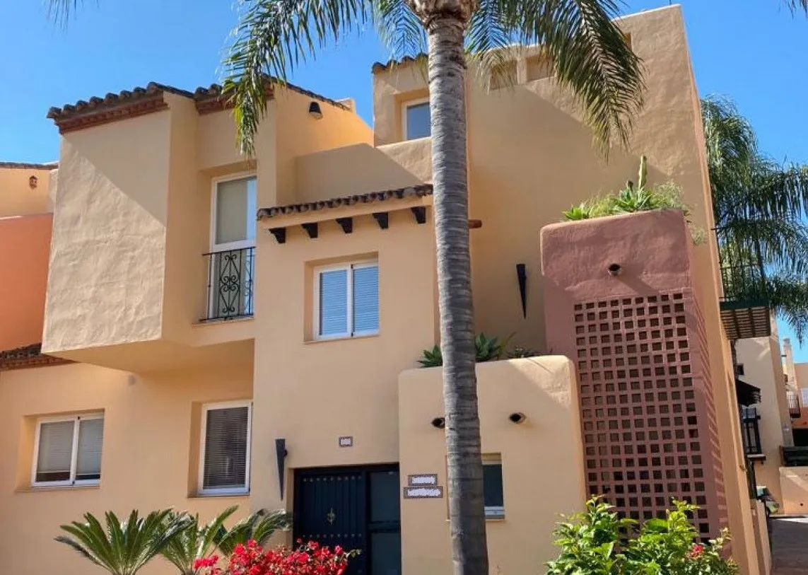 f517ca6f-8c5d-4ea5-9682-a0ff2e4c671f