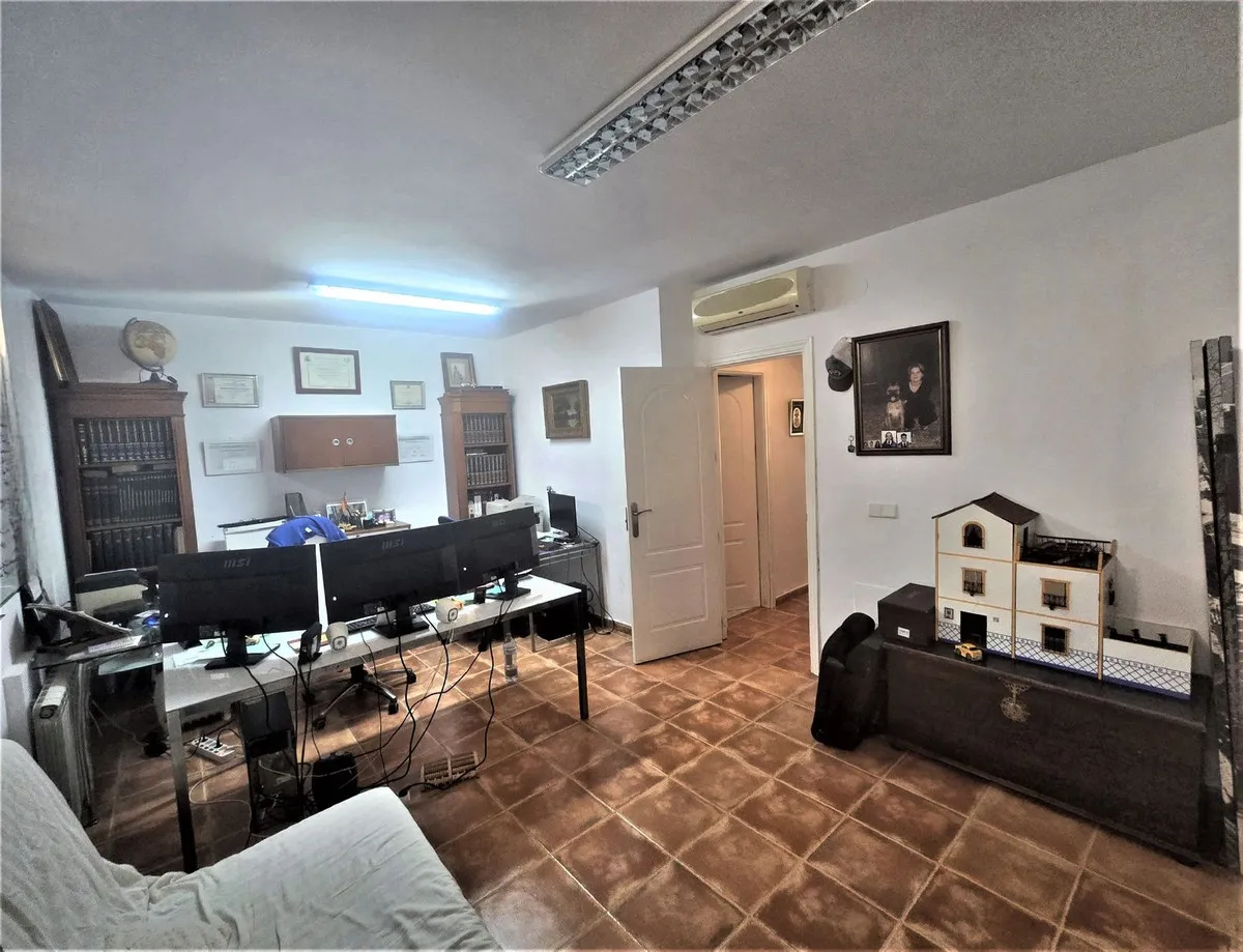 0b020d1a-e24c-46d6-9268-a8b23f9be9de