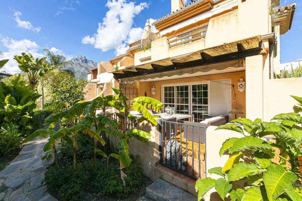 1c5b5949-4c6a-43b4-b668-e7752c3607e6