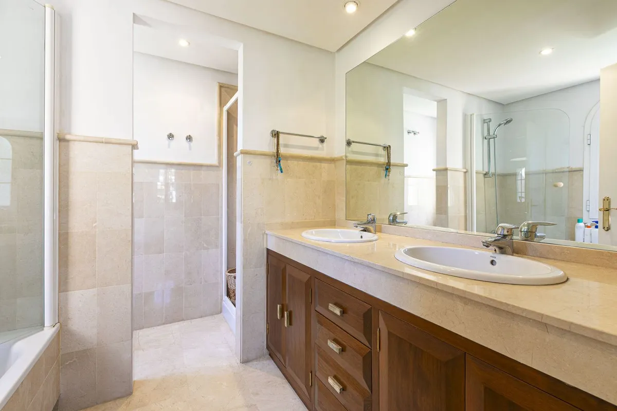 2f5c2952-b94a-45f9-93e9-21474ad5c466