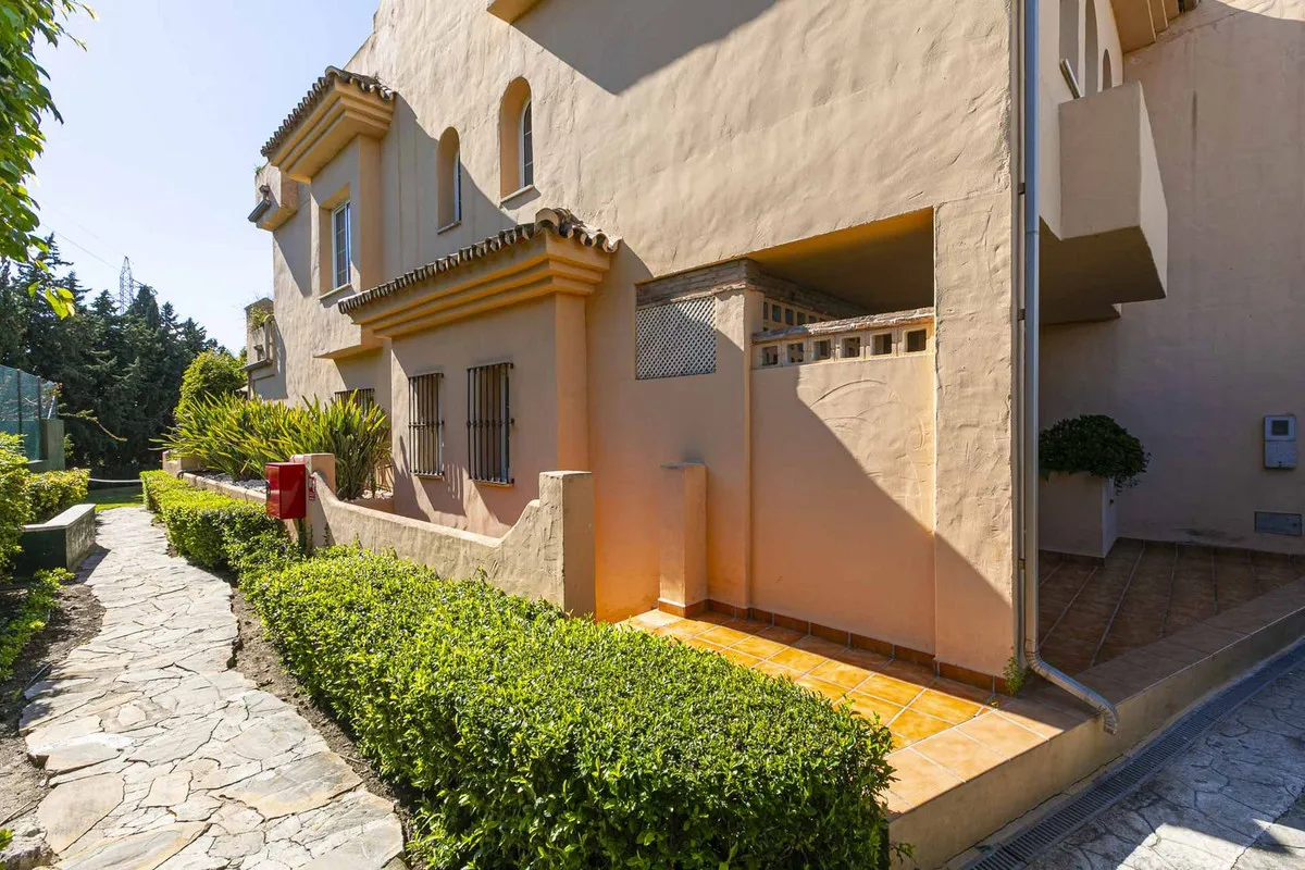 343fe148-b81d-4332-88f0-a76a101af0a8