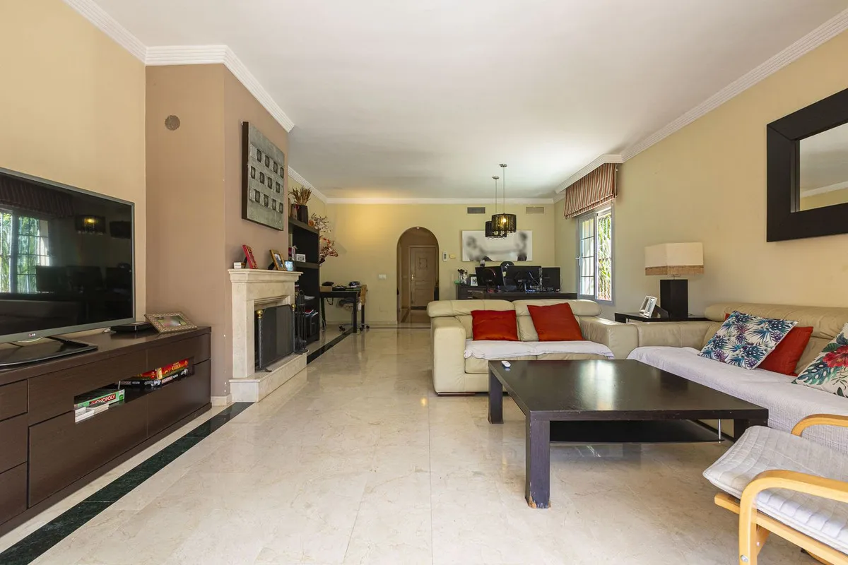 d1723d92-dc7f-4081-a08a-1ef71b5e9290