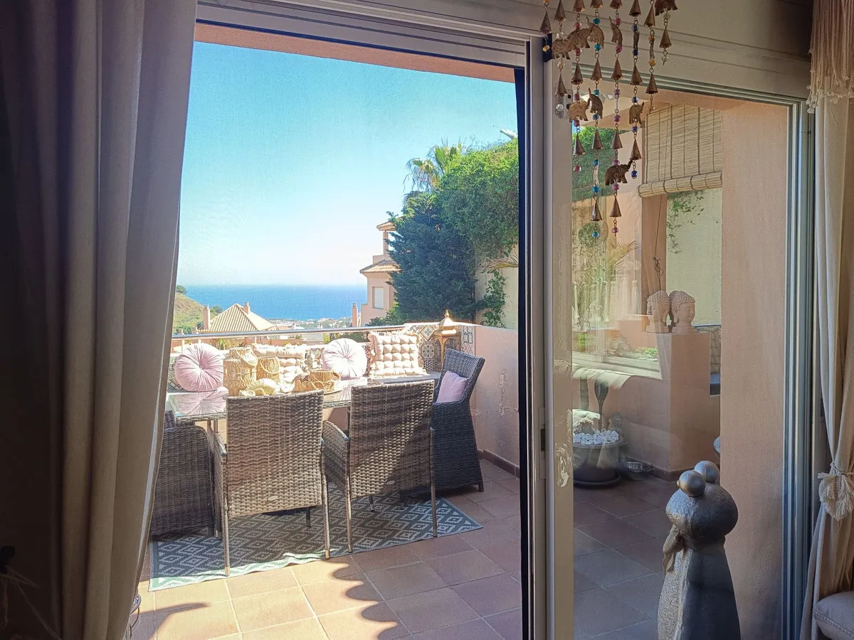 e8c43088-a4b4-4b3e-8f37-e717835f7eeb