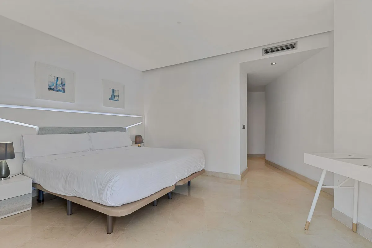 c1fdcb02-aa14-4d3a-b3ef-f597f35b86b1