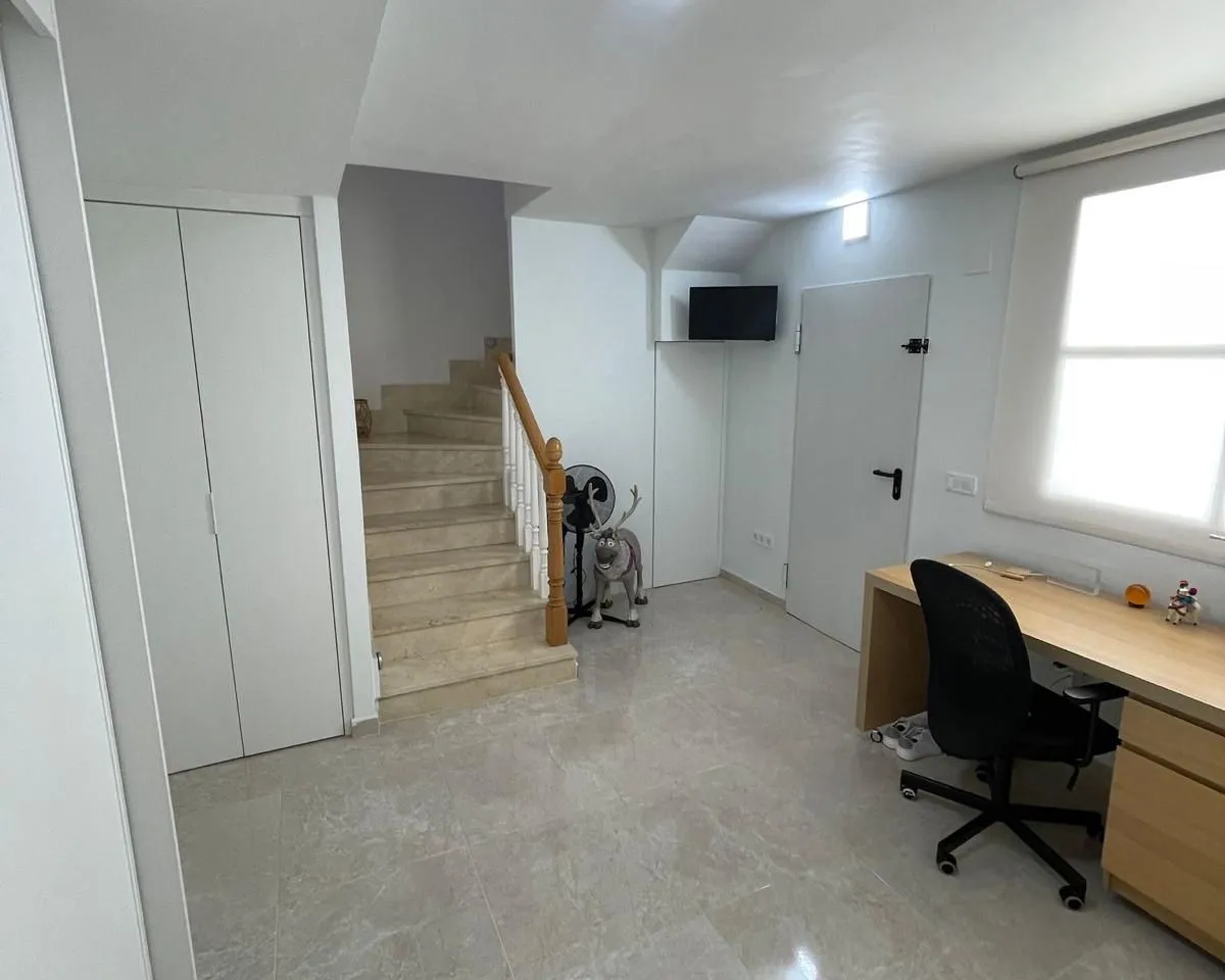 24215509-d6b7-42b1-8d68-66883e24ee7a