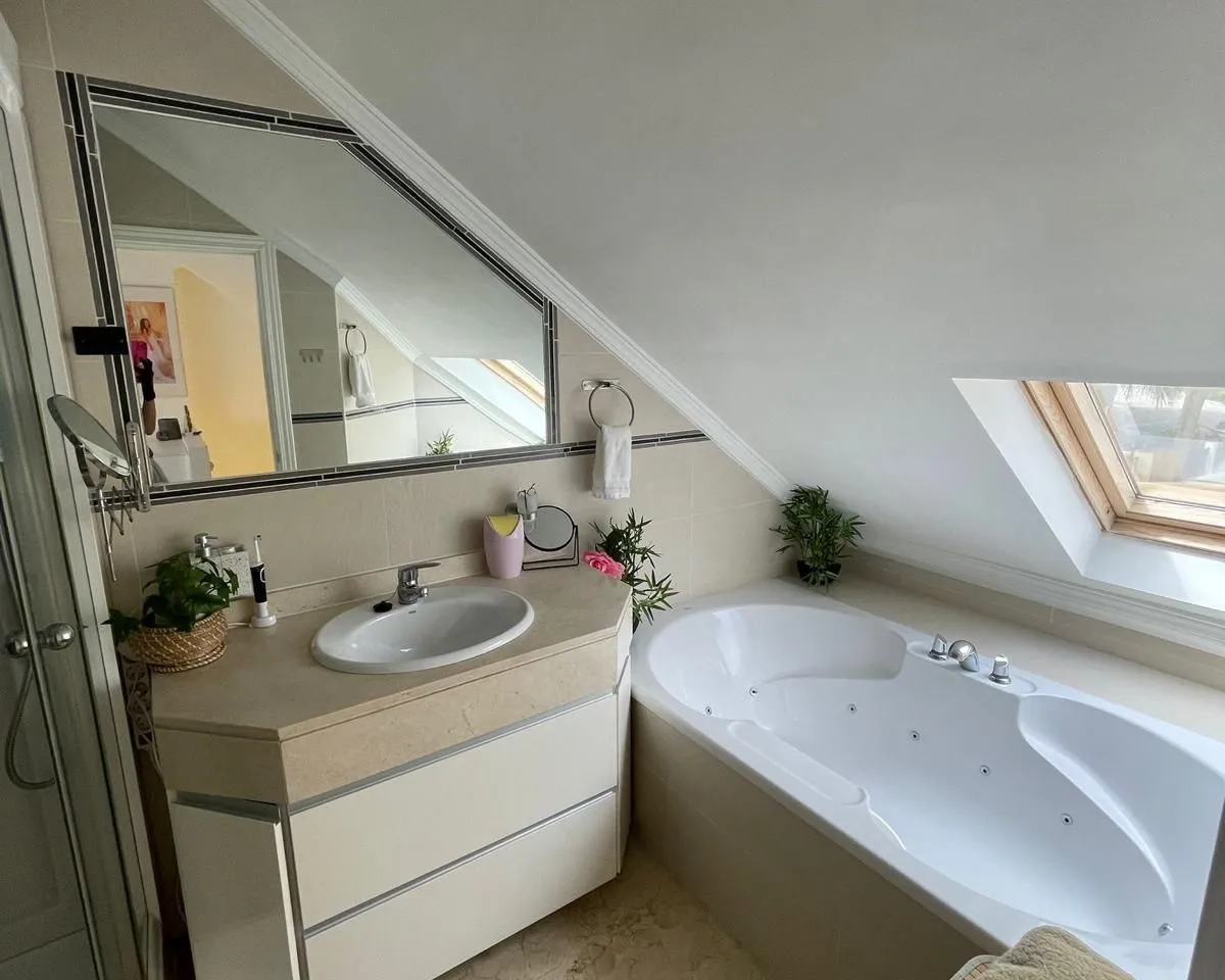 35cb3bcd-f735-46c5-8671-6845da6a6fdf