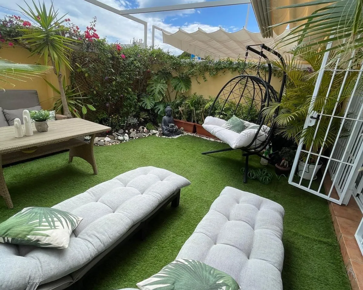 b8827bf1-1e30-4dc3-9322-f4fa3a34cd2e