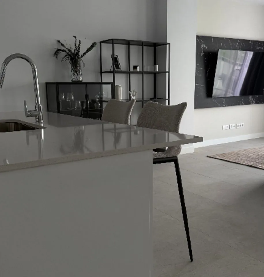 cb7a9787-b5c6-4348-b541-fe39b047bab4