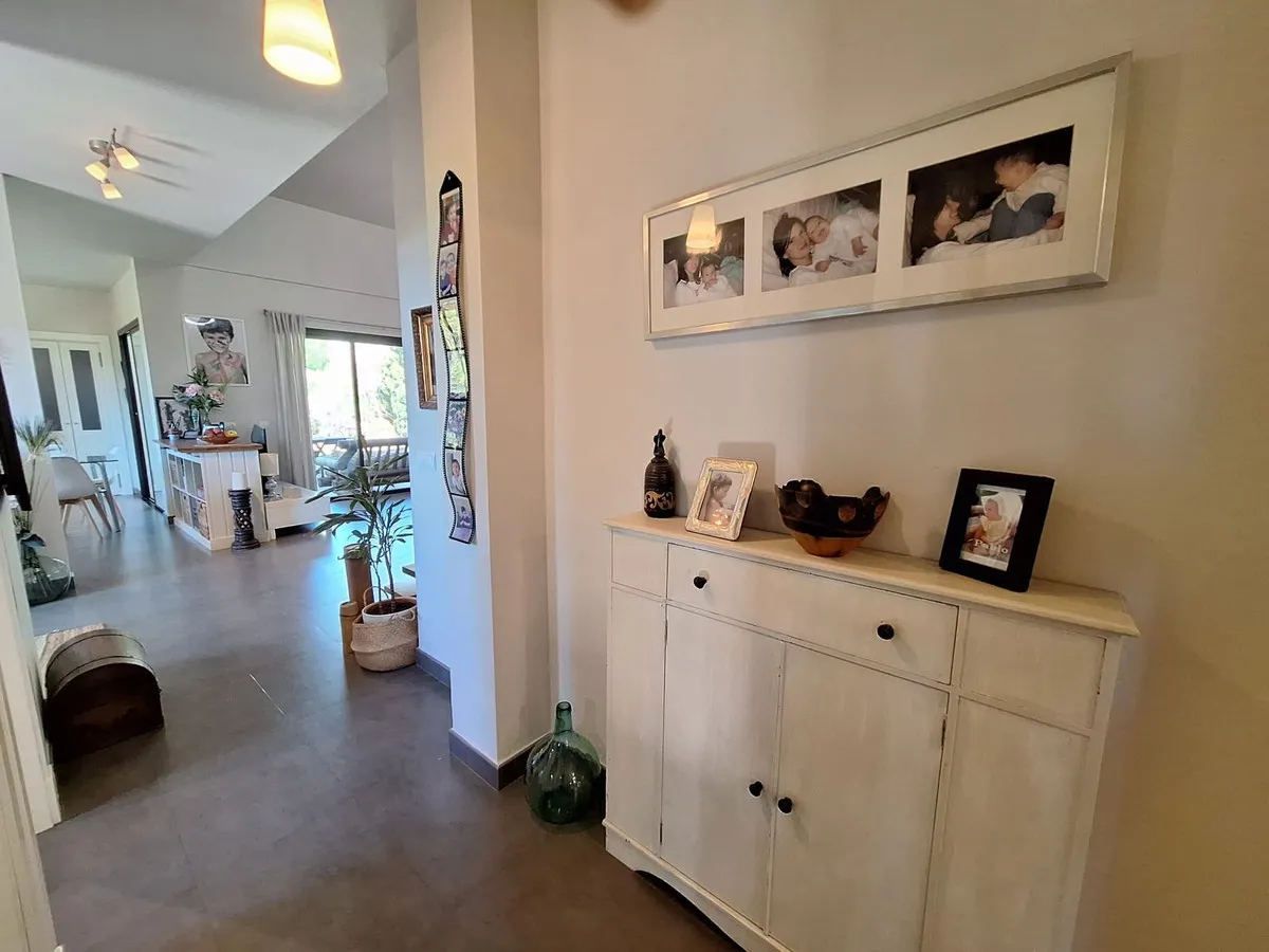 0e45b173-5d9a-4ccf-ad5c-f965b03eed76