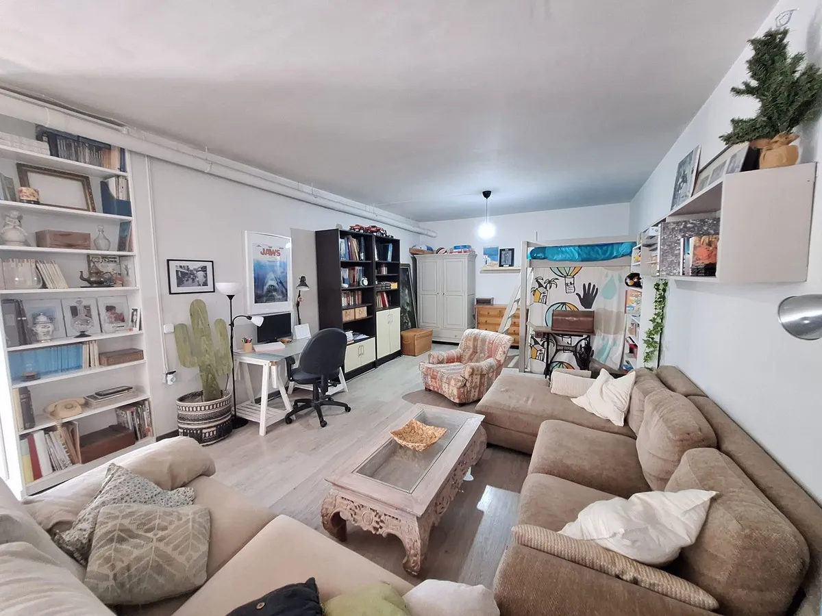 1f673e0f-f928-438d-805a-c4b26ff02f55