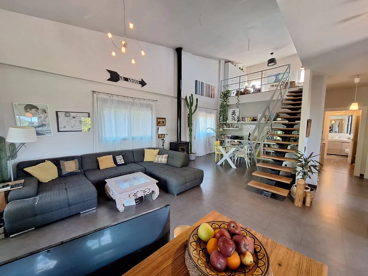 689038d8-310a-45a0-8381-f4e7d8e0f9fe