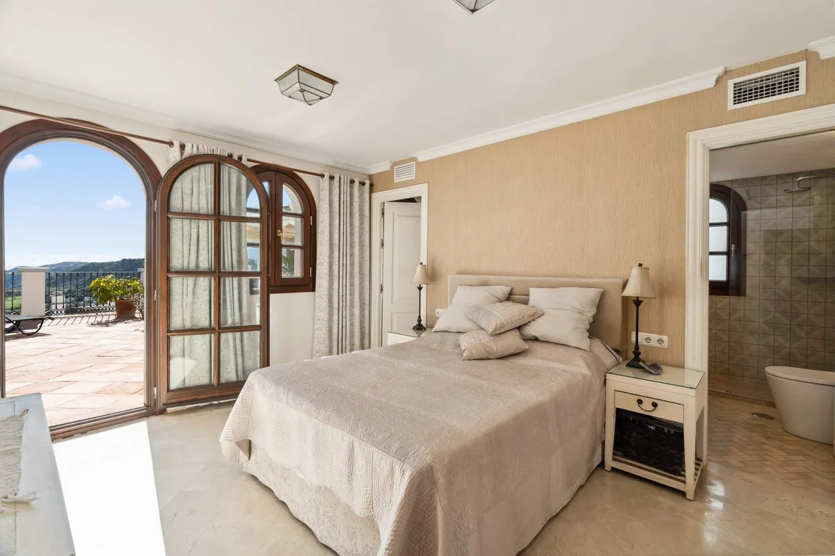 a72b1c38-c960-42bb-86d4-0b8b241bf33e