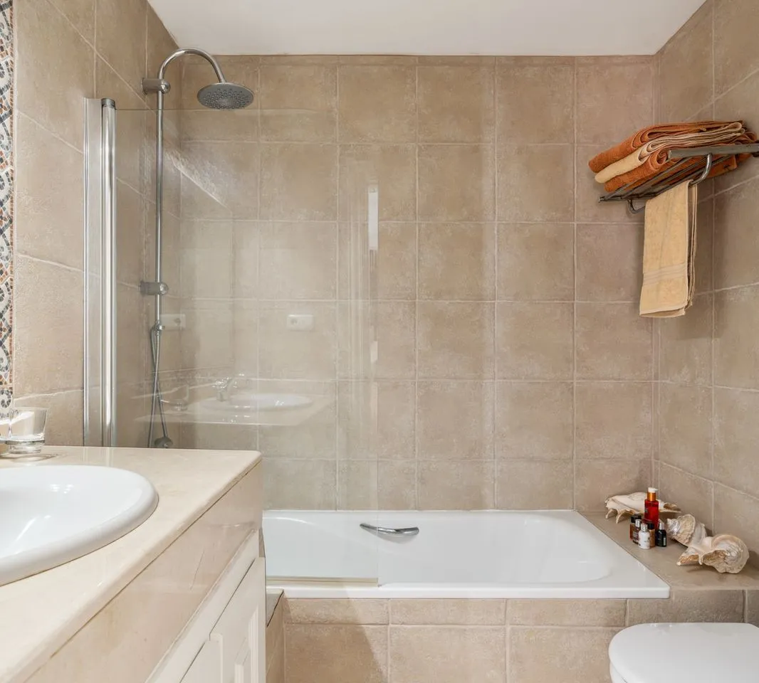 afb7f349-60d6-40d7-92cc-c72949a41421