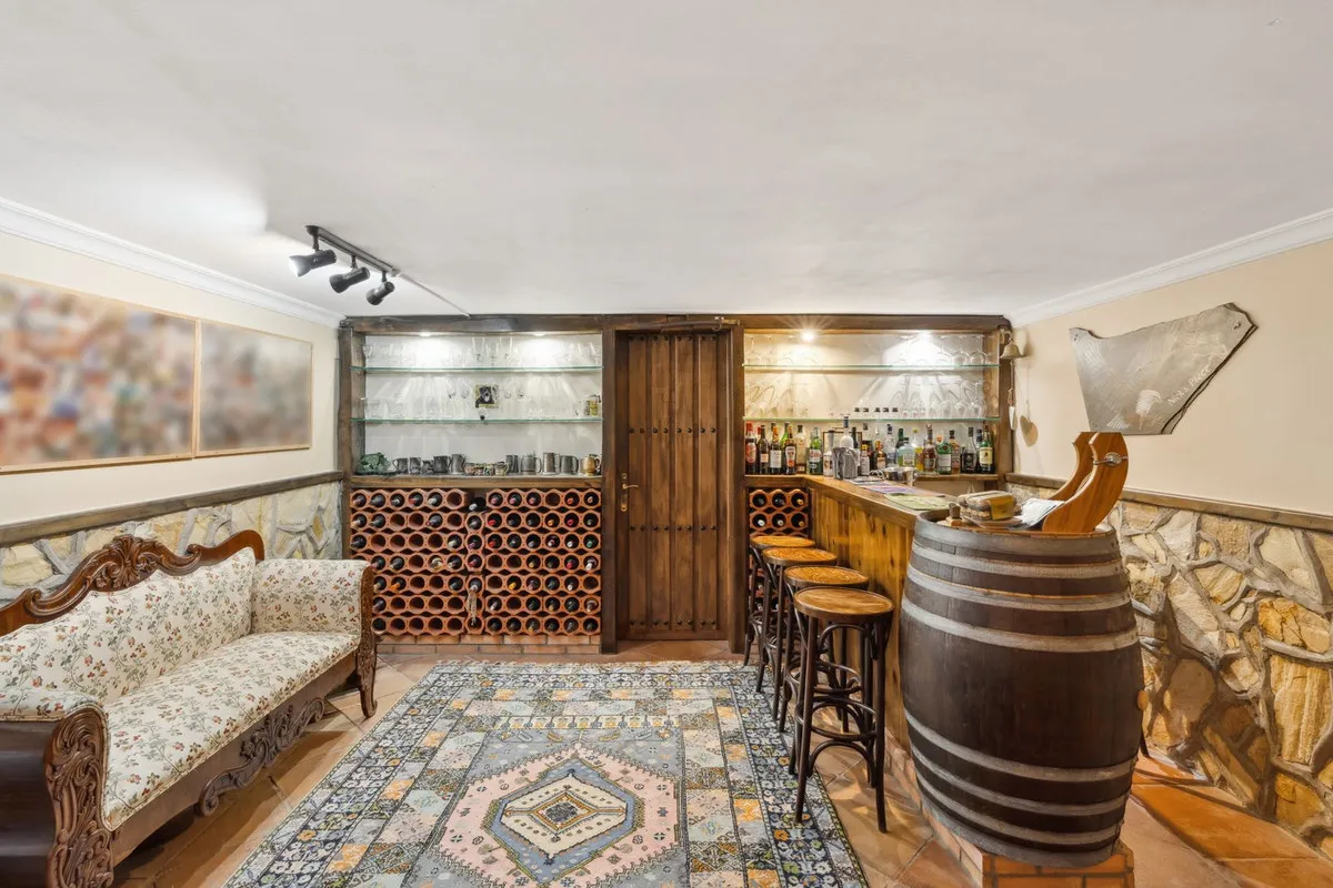 b2c0d353-061e-43a2-b8e7-3b9f276d6564