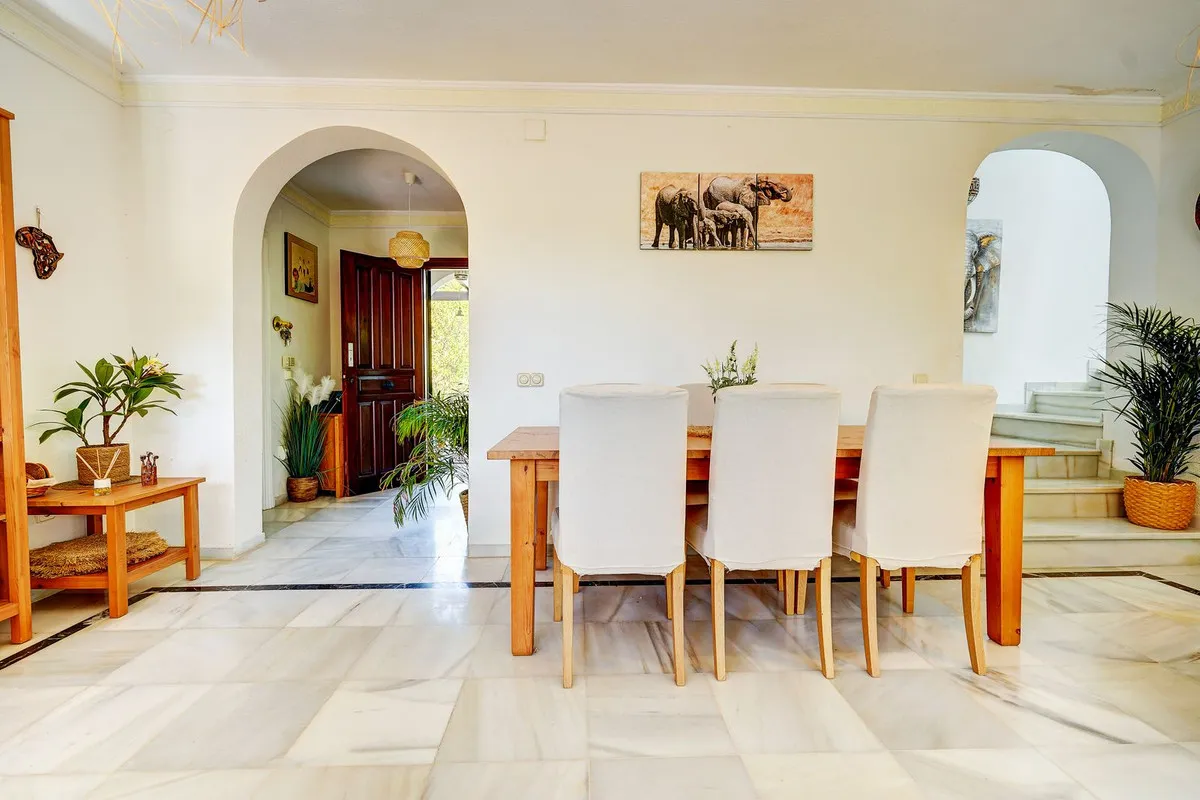 4d77f916-d631-458f-8400-89ad335b61e7