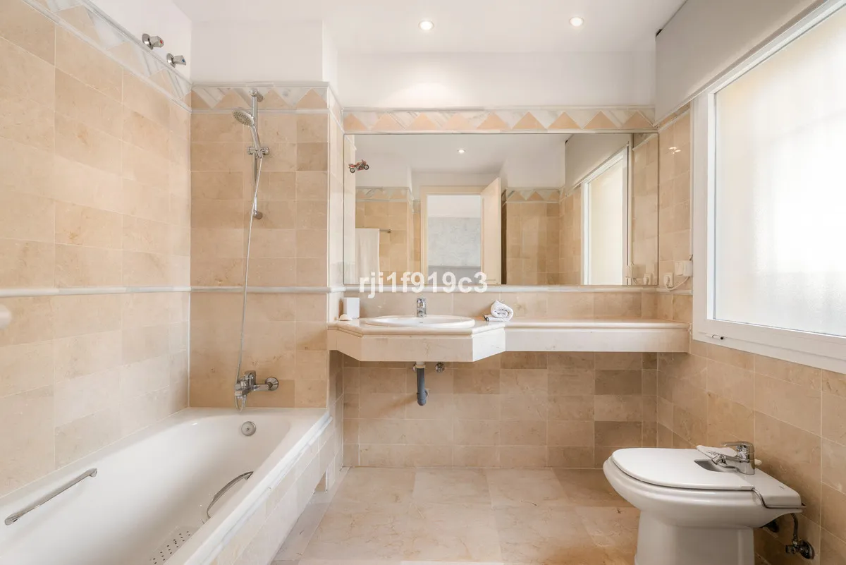 49526ce3-5f5f-4b6b-9e87-3b4efb35e067