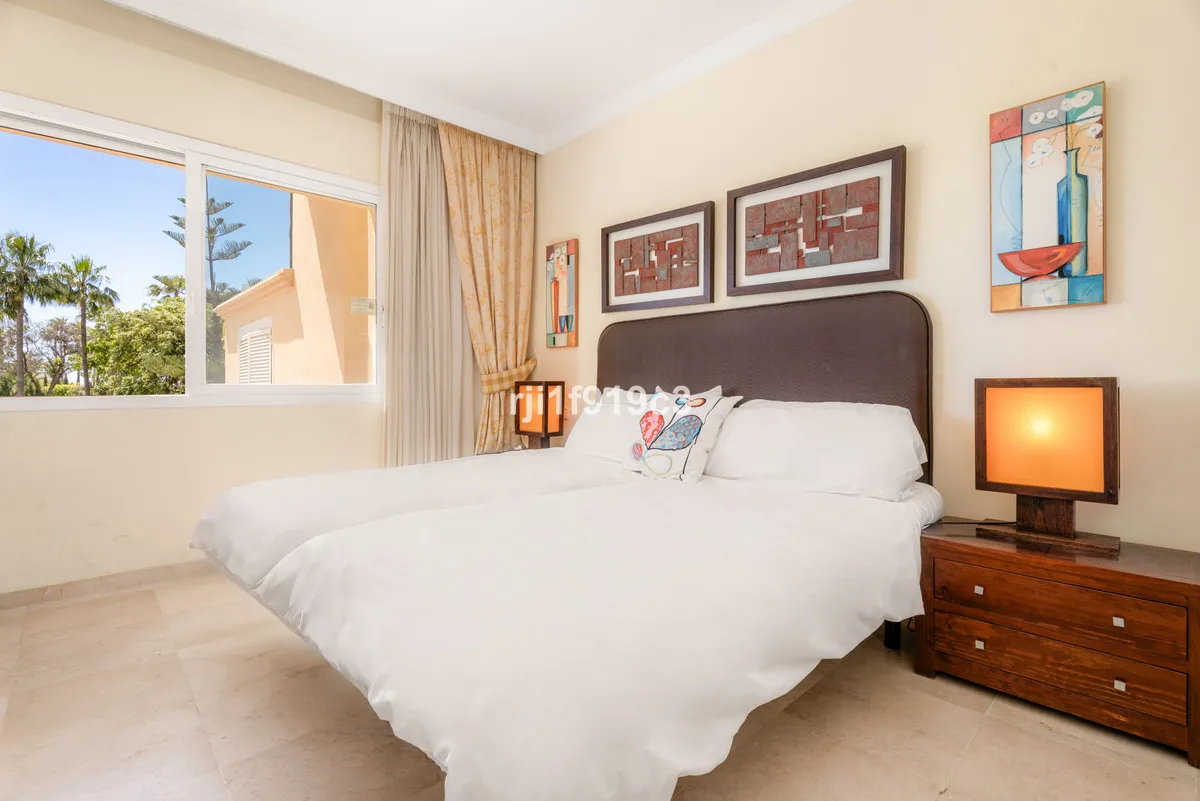 8e924385-e6f4-44a3-9a5b-ba04743adb09