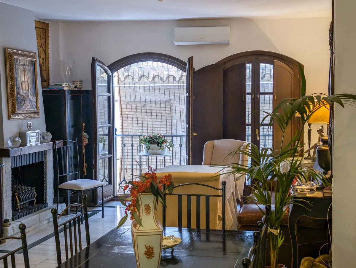 a6bc9521-f62e-4e2f-902f-f8fbdd9f4a18