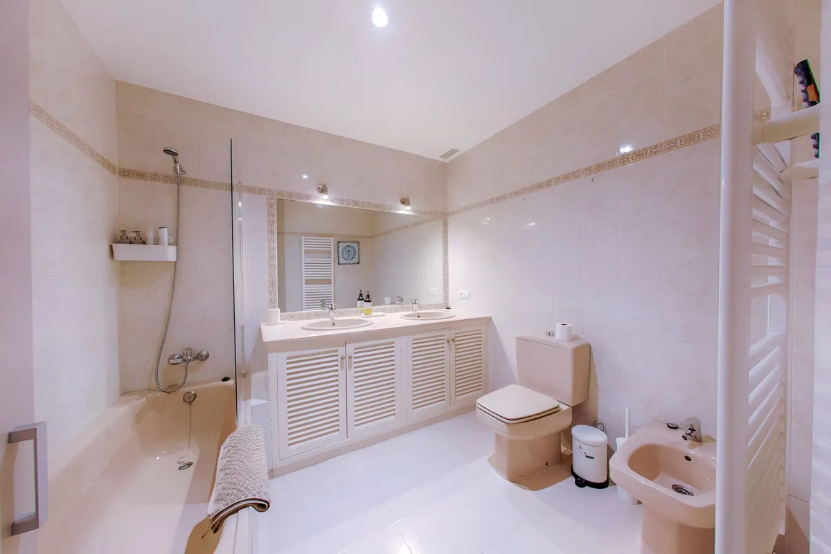 b3a1d5da-4d98-477d-8274-6bebdbdb0814