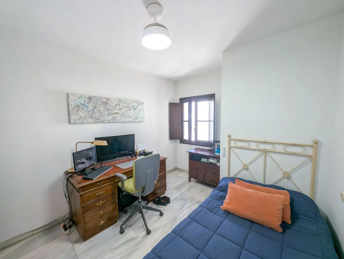 b8a380c9-9076-4cfe-b0d6-905fe9eb1919